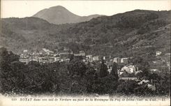 CPA Royat in its nest of Greenery to the foot of the Mountain of Puy de Dome