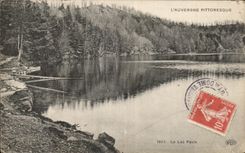 CPA Picturesque Auvergne the lake Pavin