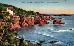 Cornisa de CPA Esterel de las rocas del oro de Antheor