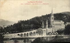 CPA Lourdes Rennes And the Basilica