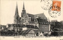 CPA Chartres the Cathedral seen from of the Guillaume Gate