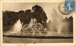 CPA Les Petits Tableaux De Versailles Le Bassin de Latone Grandes Enux The Bassin de Latone Fountain Display Das Bassin 