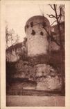 CPA Angouleme Hiostorique Dans le Jardin Vert Tour Ronde des Anciens Remparts