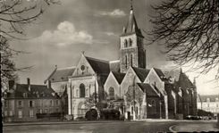 CPSM Laval la catedral