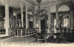 CPA Versailles Palais du Grand Trianon Salon des Glaces 