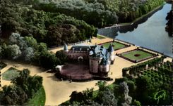CPA In the Plane On Rambouillet the castle san floor and its water garden