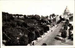 CPA Lisieux Avenue Of the Basilica And the Basilica