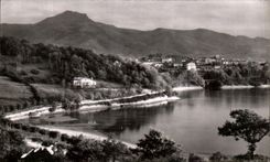 CPA Hendaye the peak of Haya dominates the city