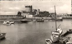 CPA Saint Jean De Luz Basses Pyr Le Fort du Socoa et le Port