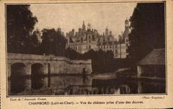 CPA Chambord Vue du Chateau Prise d'une des douves