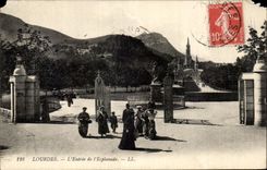 CPA Lourdes Entrance of the Esplanade