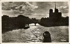 Monedas bonitas De Paris de CPA una puesta del sol detras de Notre Dame Suset sobre Notre Dame