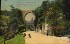 CPA Paris Park of the Chaunont Hillocks the Brick Bridge