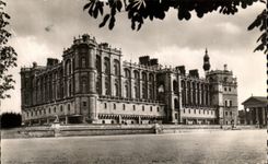 CPA Saint Germain en Laye Le Chateau Facade sur le Parc