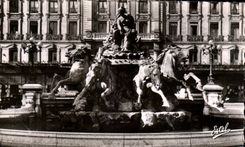 CPA Lyon Places Composts Fountain of Bartholdi