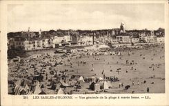 CPA Sables d'Olonne View of the beach has low tide