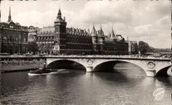 CPA Paris And Its Wonders the Seine the Bridge with the Exchange and the Palate of Justice Boat