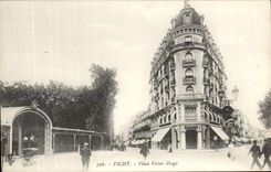 CPA Vichy Place Victor Hugo