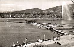 CPA Geneva the Pier of the Pastures the water jet and Mont Blanc