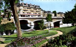 CPA Mans Edges of the Sarthe Gardens and new Yssoir Bridge