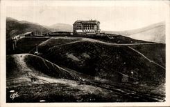 CPA Luchon Superbagneres Train station and the large hotel