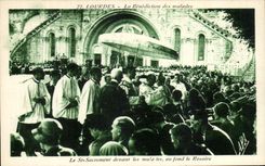 CPA Lourdes the Blessing of the Patients Saint sacrament in front of the patients at the bottom rosary