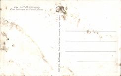 Corte interior de CPA Laval del castillo vinoso