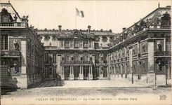 CPA Place De Versailles La Cour de Marbre 