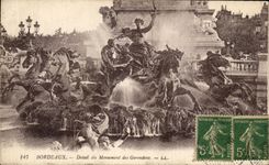 CPA Bordeaux Detail of the Monument of the Of Gironde ones