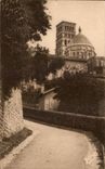 CPA Angouleme La vieille rue Saint Martin montant a la cathedrale