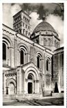 CPA Angouleme Cathedrale St Pierre Le chevet La grande coupole et la tour 