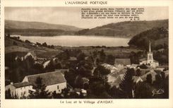 CPA Poetic Auvergne the Lake And the Village D' Aydat