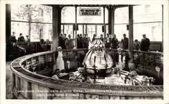 CPA Vichy Source de la Grande Grille 