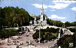 CPSM Lourdes the Basilica