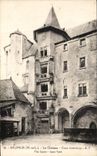 CPA Saumur le Chateau Cour interieure 