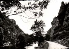 CPA Auvergne Vallee of Sioule has its Entering in the Falls of Chouvigny close to Menat