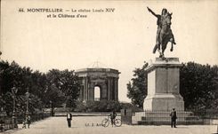 CPA Montpellier La statue Louis XIV et le Chateau d'eau