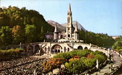 CPA Lourdes the basilica and the Esplanade