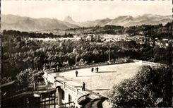 CPA Pau the Esplanade and the Chain of the Pyrenees