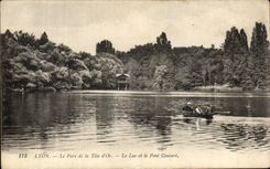 CPA Lyon the Park of the Gold Head the lake and the Covered bridge
