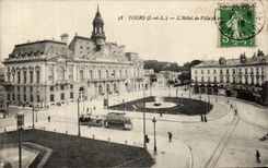 CPA Tours the Town hall