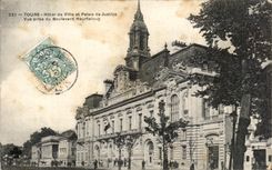 CPA Tours Hotel de Ville et Palais de Justice Vue prise du Boulevard Heurteloup
