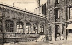 CPA Rouen Hotel Bourgtheroulde interior Court