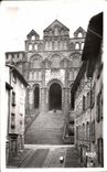 CPA Le Puy Montee De La Cathedrale A Laquelle On Accede Par Un Grand Escalier 