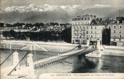 CPA Grenoble Suspended bridge on I' Isere and the Alps