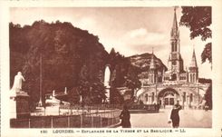 CPA Lourdes Esplanade Of the Virgin And the Basilica