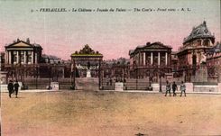 CPA Versailles Le Chateau Facade du Palais 