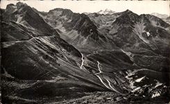 CPA In Parcourunt the Pyrenees Road Of Tourmalet And the Peak Midday Seen of the Peaks of Espade of the L 'Espade of Campana of the louse
