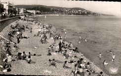 CPA Niza una playa de los bathings del mar