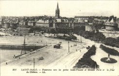 Panorama de Malo del santo de REPRO hacia el santo Vincent de las puertas y grande puerta y la torre del castillo